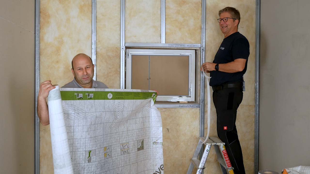 Innendämmung – Dampfbremse an Metallprofilen befestigen