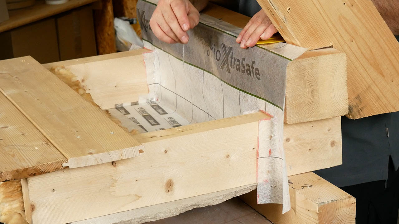 Luftdichter Anschluss der Dampfbremsfolie mit Vario® Bond